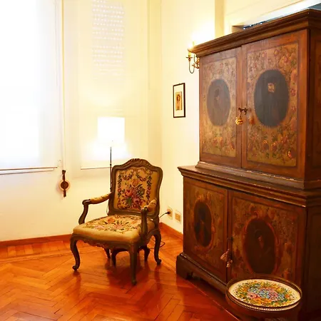 Quarto em Acomodações Particulares Garden Shared House Terrace Above Génova