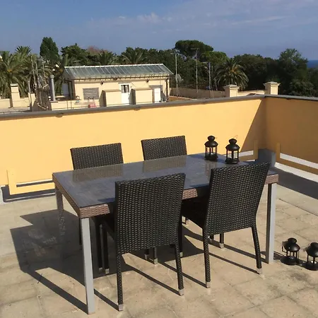 Privatunterkunft Garden With Terrace *